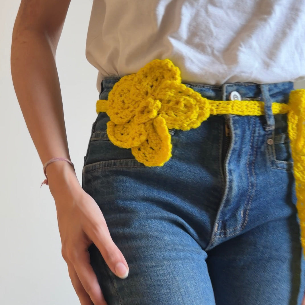 Bight yellow flower belt